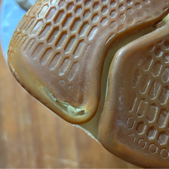 KD’s in Cream and Orange - Picture 3 of 3